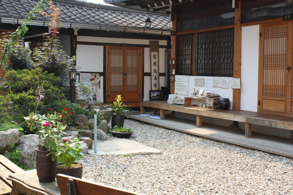 Dukmanjae Hotel Jeonju Exterior photo